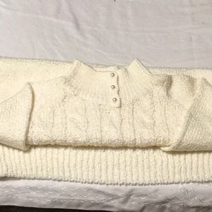 Miranda sizeL color white 100% Acrylic sweater